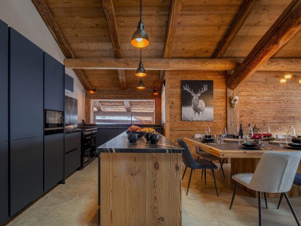 Cuisine rénovée chalet Happy Snow – Design moderne et authentique