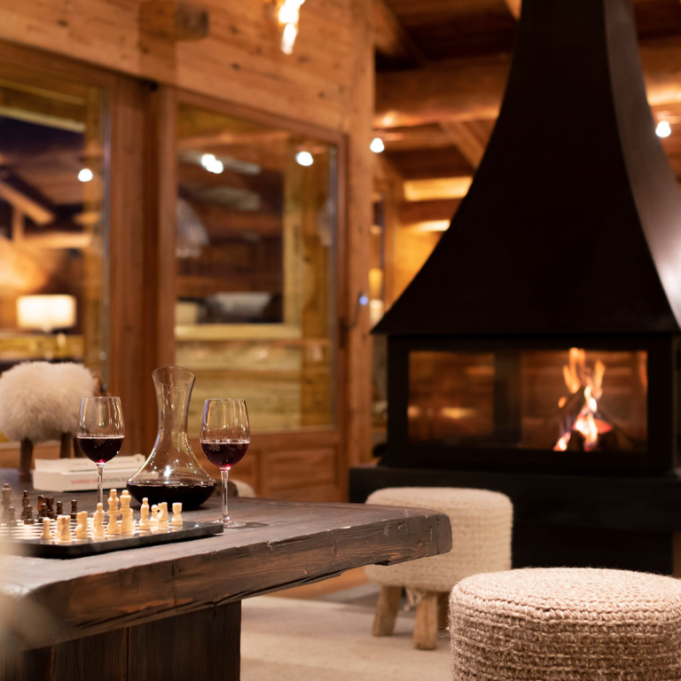 Rénovation complète d’un vieux chalet en bois au Grand-Bornand, Haute-Savoie