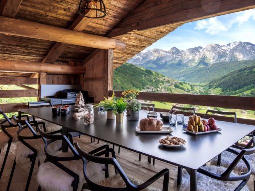 Charpente artisanale sur mesure pour un chalet ancien des Aravis