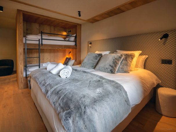 Chambre bois style chalet rénové