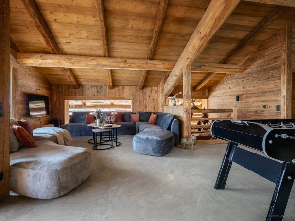 Salon rénové chalet Happy Snow – Rénovation de chalet haut de gamme